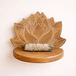 Estante de Parede Lotus com Acabamento Branco Desbotado