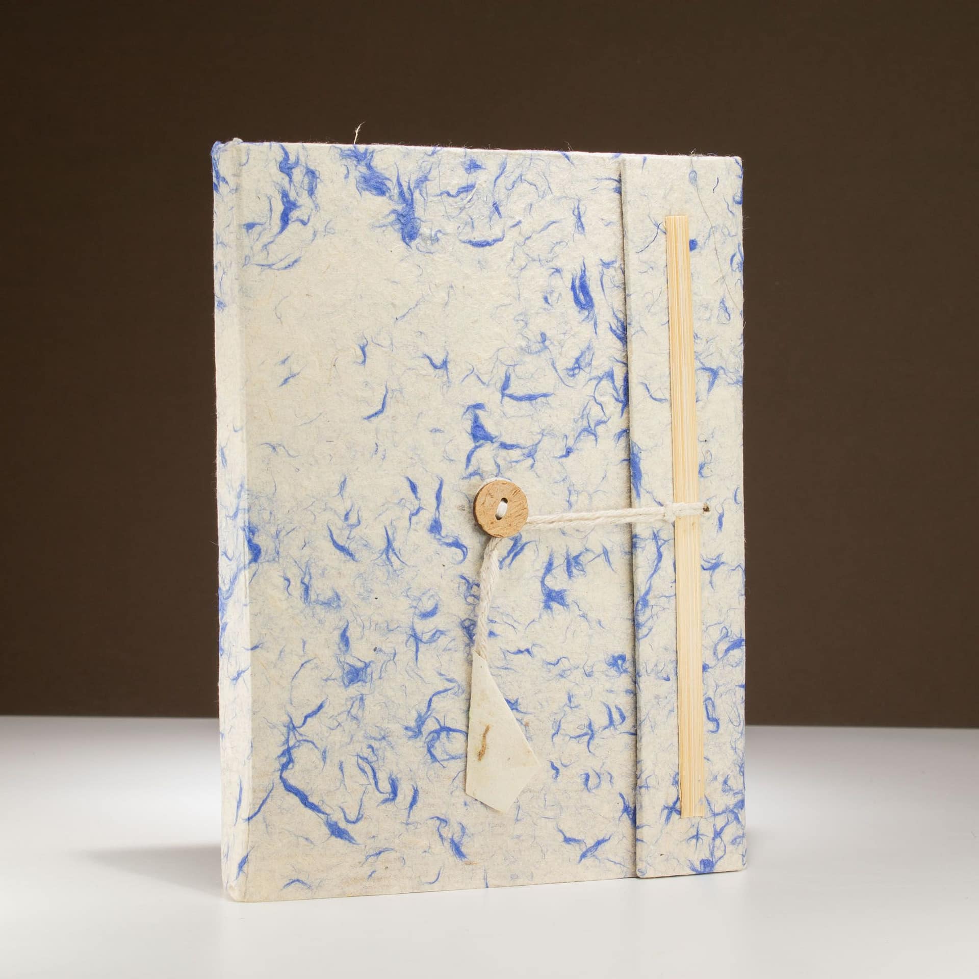 Caderno Grande de Algodão Azul com Lokta (21 X 15 Cm) - 45 Folhas - Inclui Marcador