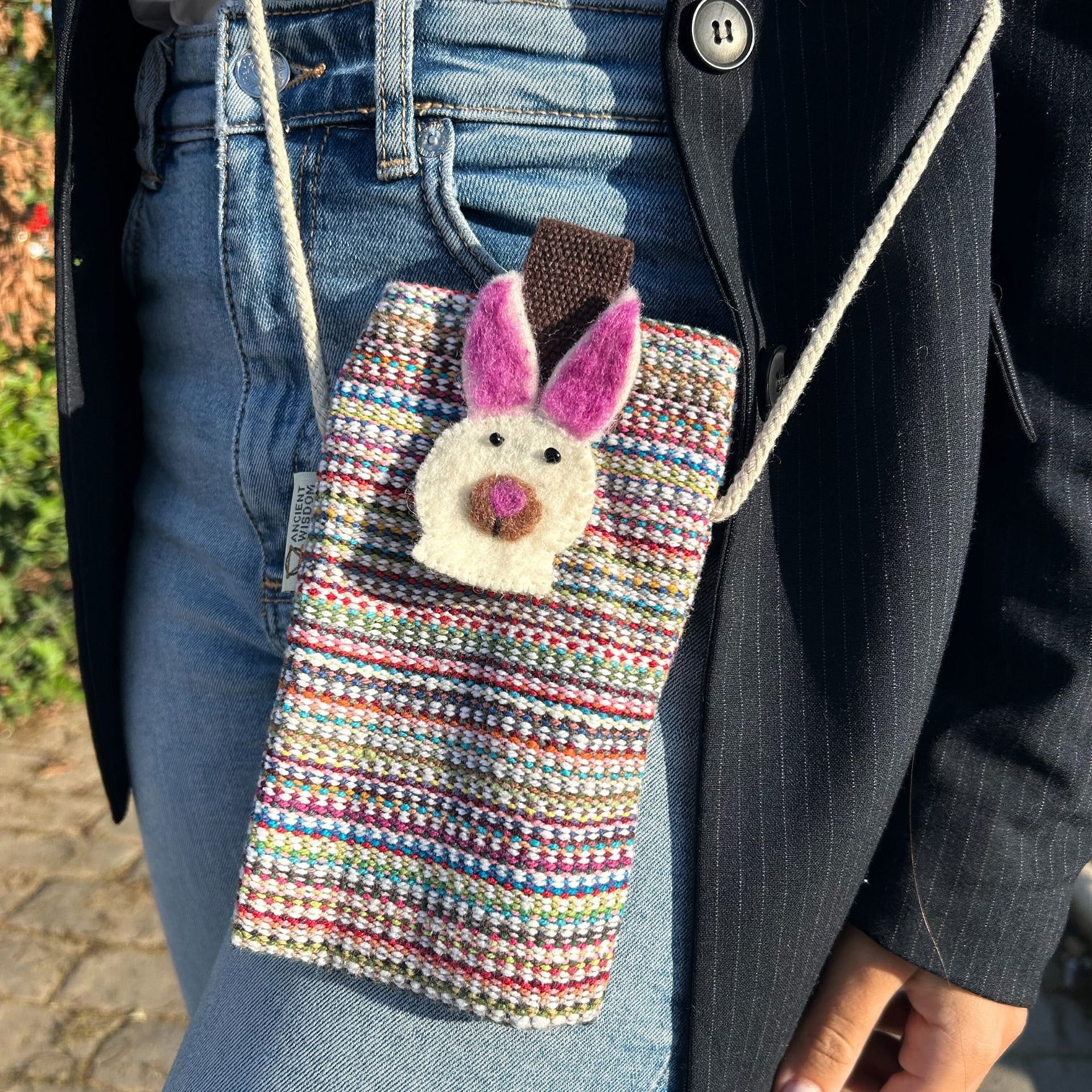 Bolsa para Telemóvel com Riscas Cor-de-Rosa - Decorada com Um Coelho