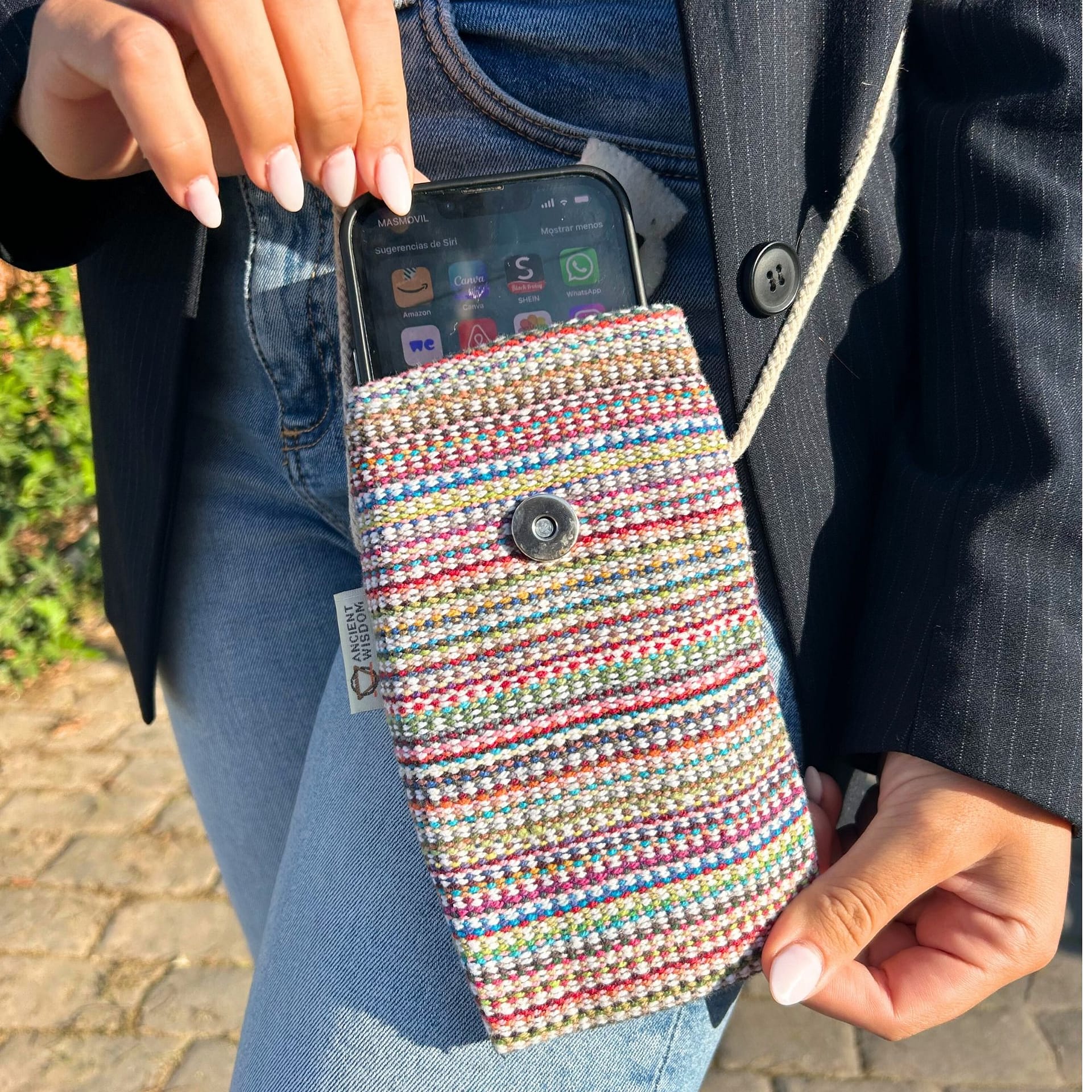 Bolsa para Telemóvel com Riscas Cor-de-Rosa - Decorada com Um Coelho - Image 3