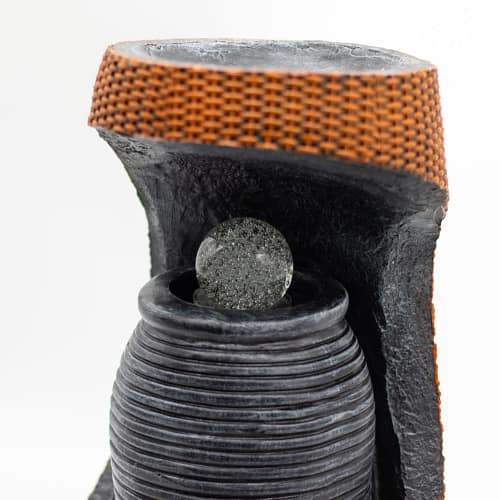 Grande Fonte de Água - 24 X 22 X 48 Cm - Esfera de Cristal Que Muda de Cor Dentro de Uma Urna Grega Colocada Numa Cesta