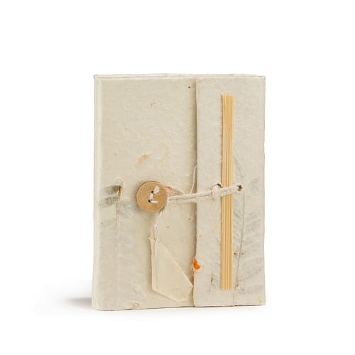 Caderno de Flores Mistas em Lokta, Tamanho Mini (12 X 8 Cm), com 40 Folhas